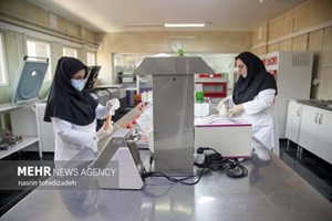 در آستانه روز مادر؛ مادران و دختران ایران زمین به صف اهداکنندگان خون ملحق شوند