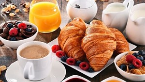 حذف صبحانه چه مشکلاتی را برای بدن ایجاد میکند؟