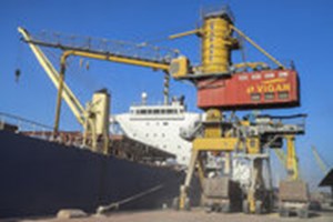 زیرساخت سامانه‌های الکترونیکی نیازمند بازنگری است/ کفایت کالاهای اساسی در انبارها