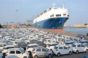 قهرمانی: خودروهای وارداتی آماده تحویل به خریداران شدهاست