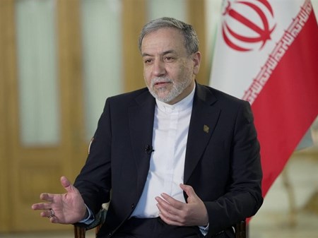 عراقچی: آمریکا و اروپا باید اعتماد ما را جلب کنند/ ایران مصمم است برنامه هسته‌ای صلح‌آمیز خود را ادامه دهد