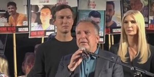 سوت و هیاهو حین نام بردن از نتانیاهو در سخنرانی ویتکاف در تل آویو