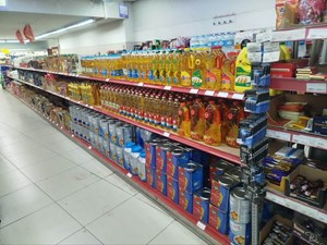 راه اندازی ۴۰ غرفه توزیع کالا‌های اساسی و توزیع میوه شب عید در خوزستان