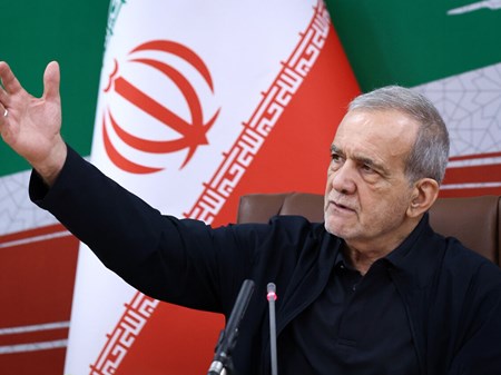 در نشست خبری به مناسبت روز خبرنگار؛ پزشکیان‌: بهترین زمان برای دستیابی به توافق شرایط کنونی است/از حقوق ملت کوتاه نمی‌آییم