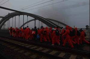 مخالفان صادرات سلاح به تل‌آویو در آلمان مسیر قطار را بستند