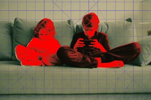 هشدار پژوهشگران؛ دادنِ گوشی هوشمند به کودکان زیر ۱۲ سال یک اشتباه بزرگ است