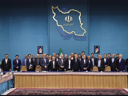 پزشکیان: از کمک بخش خصوصی برای اصلاحات اقتصادی استقبال و حمایت می‌کنیم