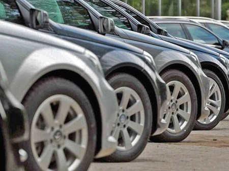 سخنگوی وزارت صمت خبر داد:  ایرانیان خارج از کشور به زودی می‌توانند خودرو وارد کنند/ ثبت سفارش با کد رهگیری