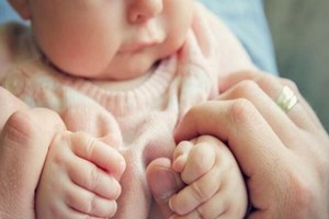 علت طولانی شدن نوبت‌ها در روند فرزندخواندگی چیست؟