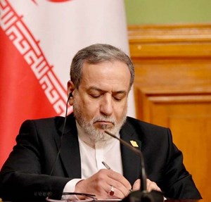 در یادداشتی برای ودوموستی؛ عراقچی: ایران برنامه‌ای۷ روزه برای بازگشایی تنگه هرمز در صورت رفع تهدیدهای نظامی ارائه کرد