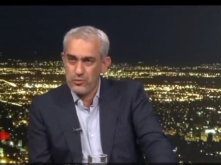 افزایش قیمت‌ها را انکار نمی‌کنیم/ هدایت مردم به جای خرید طلا و ارز به سمت سرمایه‌گذاری در تولید