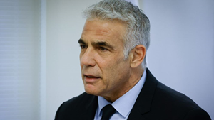 لاپید: نتانیاهو باید به گناهان خود اعتراف و سپس کناره‌گیری کند