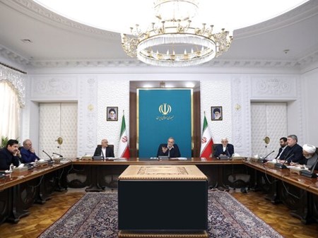 پزشکیان: قاطعانه در مسیر مبارزه با رانت و تبعیض گام برمی‌داریم